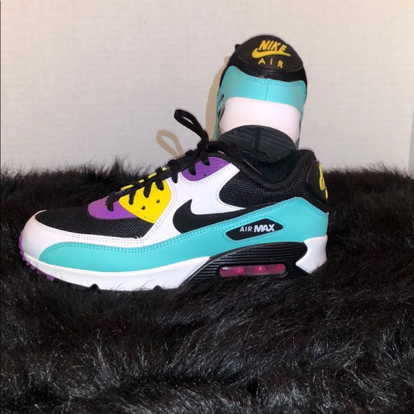 Nike Air Max 90 Essential - Picture 2 of 8